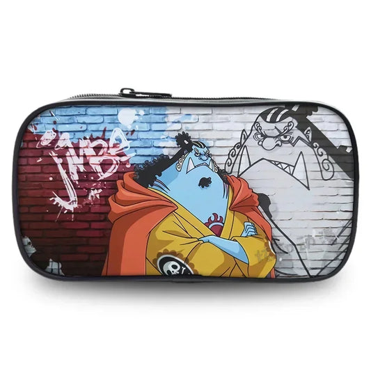 Estuche de One Piece – Ilustración de Jinbe Marine