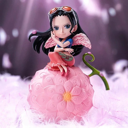 Figura di One Piece - Nico Robin in una posa floreale su un frutto del diavolo